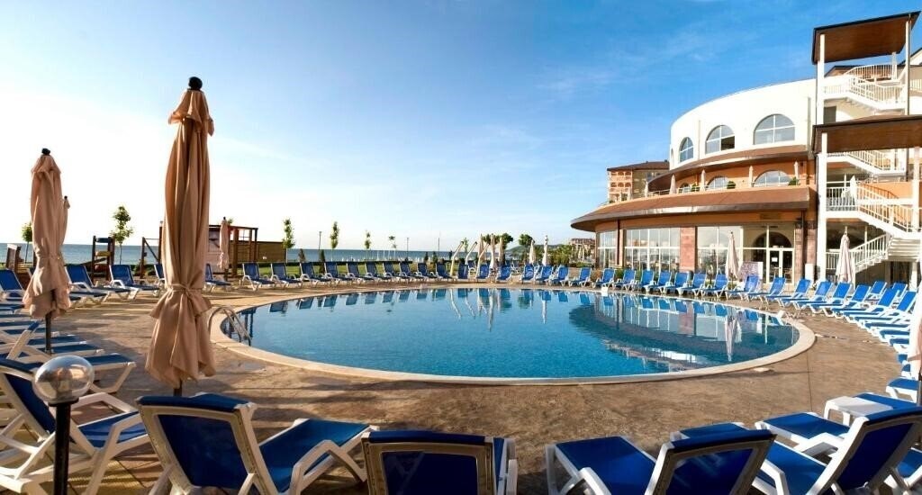 Фото Sol Luna Bay Resort 4*
