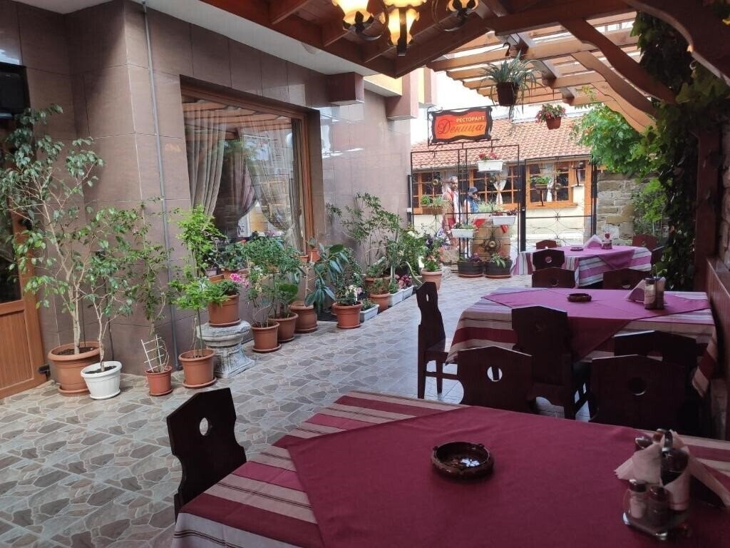 Готель Деница 3*