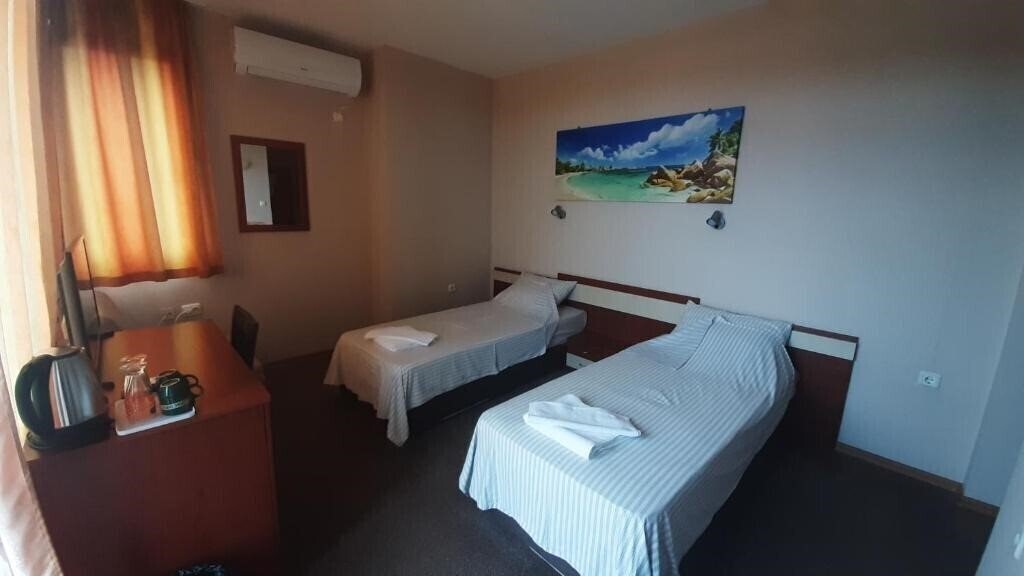 Отель Hotel Favourite (ex. Favorit, Family Hotel Favourite) 2*