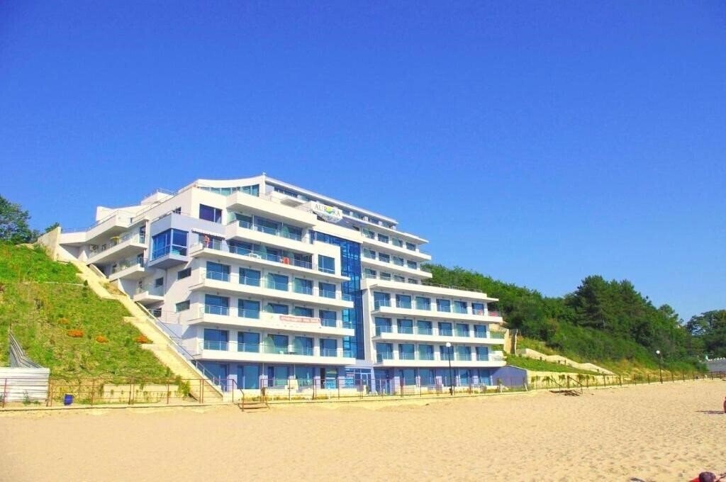 Картинка Aurora Apartments On The Beach 2*