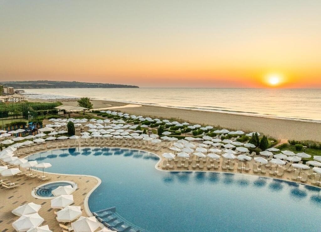 Готель Alua Helios Bay (ex. Riu Helios Bay) 4*