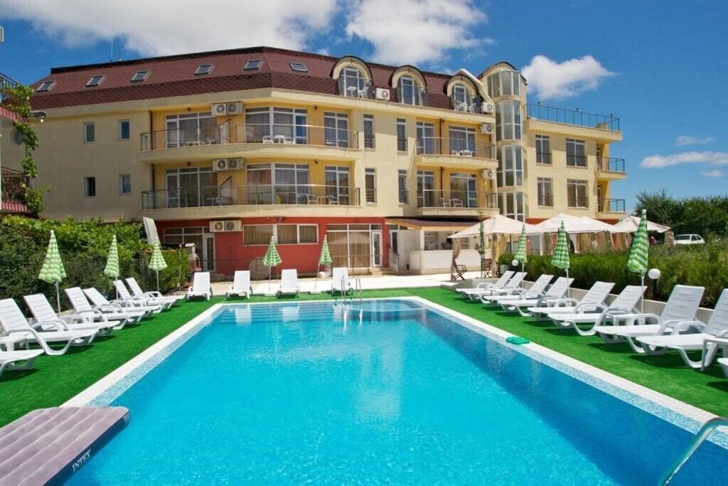 Готель Anixy 3*