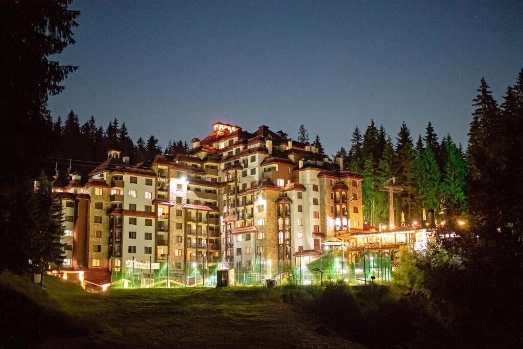 Готель Hotel Kamelia (ex. Kamelia Pamporovo, Kamelia Complex) 4*