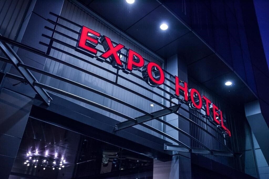 Фото Expo Hotel 3*