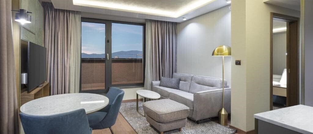Фото Doubletree by Hilton Plovdiv Center 4*