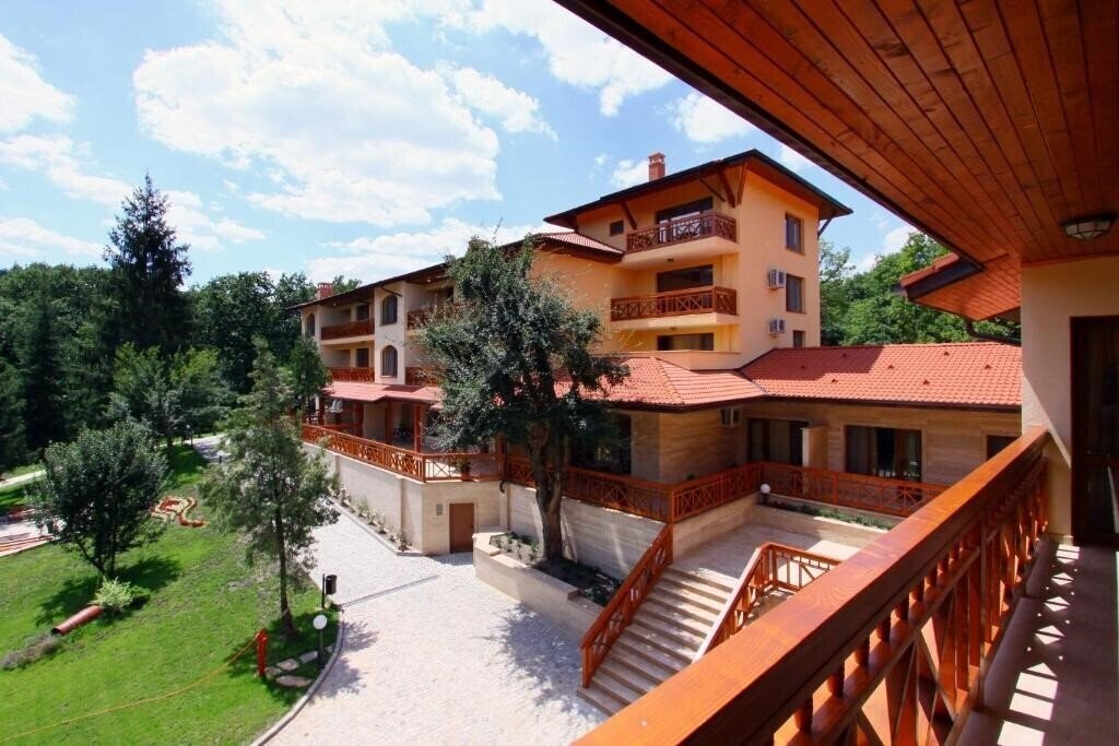 Готель Armira 4*