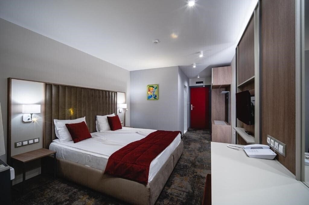 Отель Saint George Hotel & SPA 4*