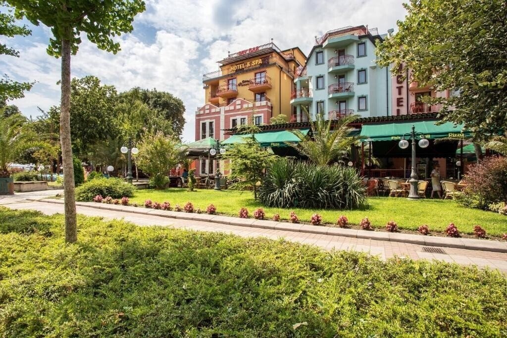 Отель Saint George Hotel & SPA 4*