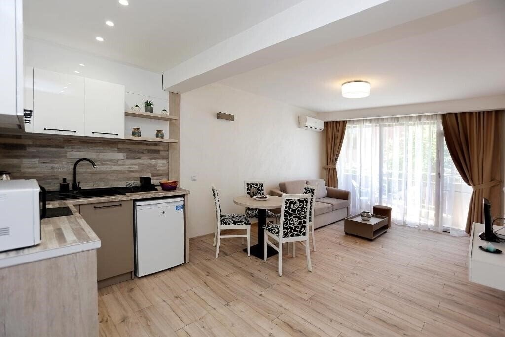 Фото Koral (Pomorie) 3*