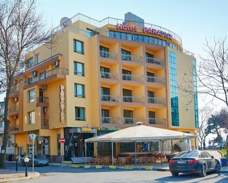 Готель Paradise 3*