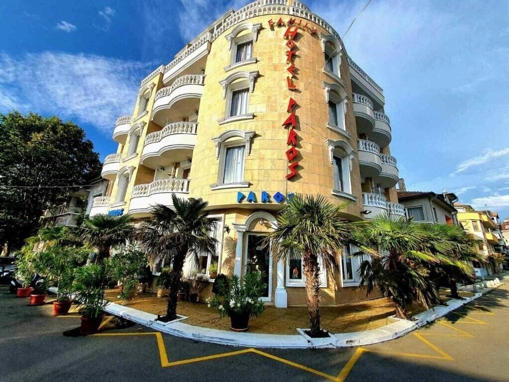 Готель Family Hotels 3*