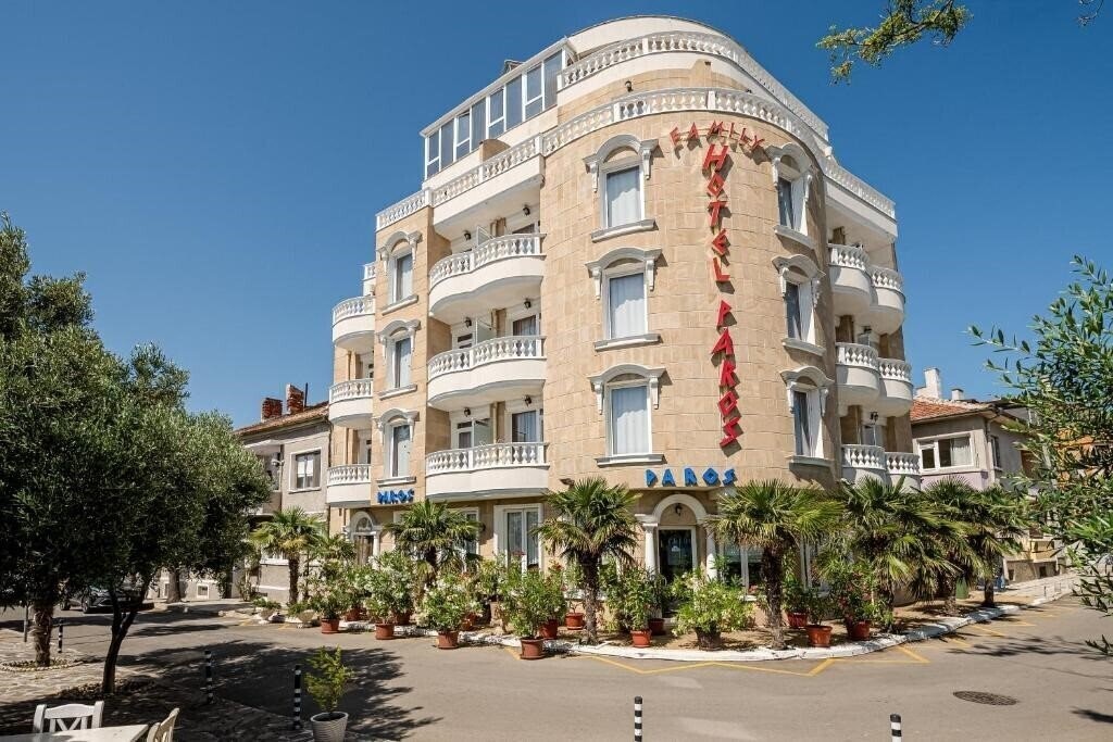 Готель Family Hotels 3*
