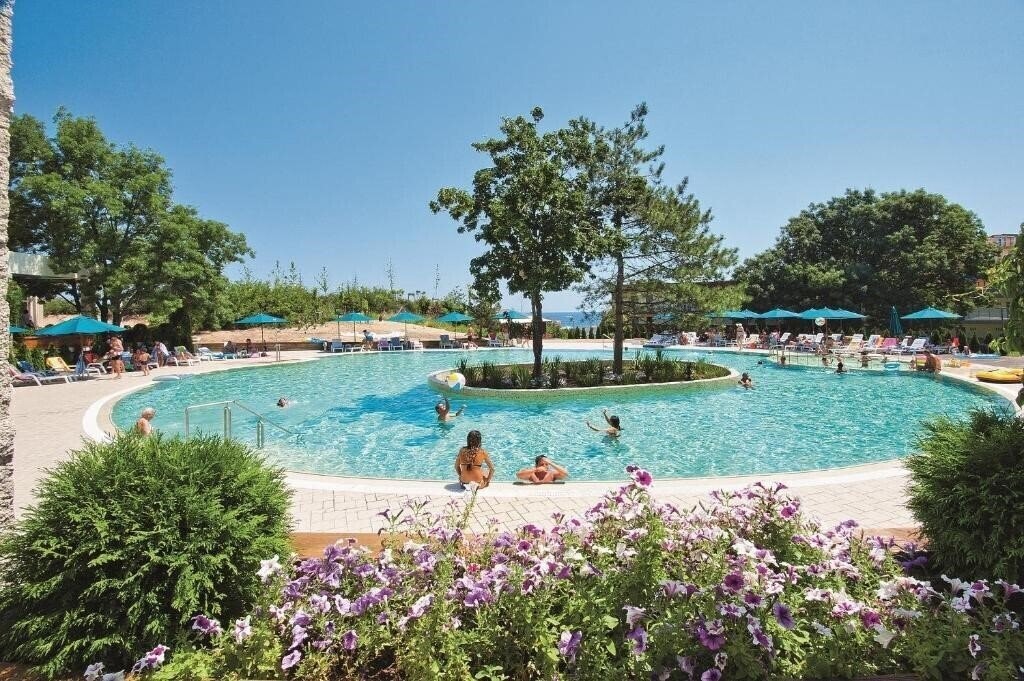 Фотографія Jeravi Hotel 4*