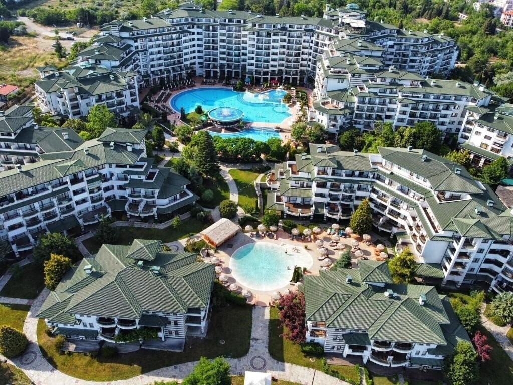 Готель Emerald Beach Resort & SPA 5*