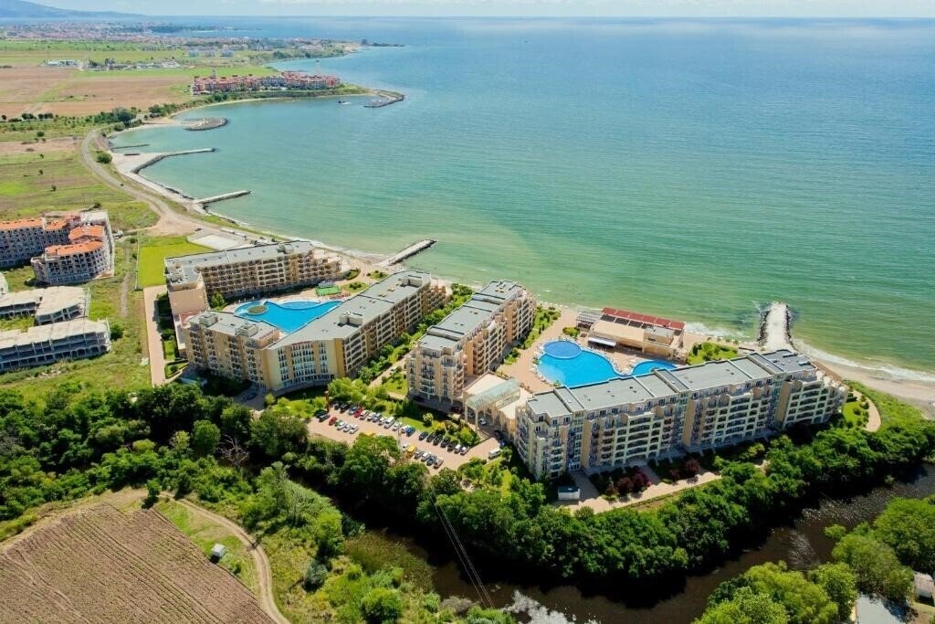 Отель Midia Family Resort 3*