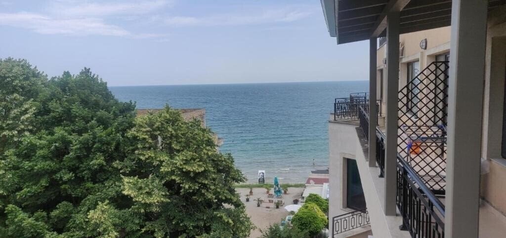 Отель Apartment On The Beach Ravda 3*