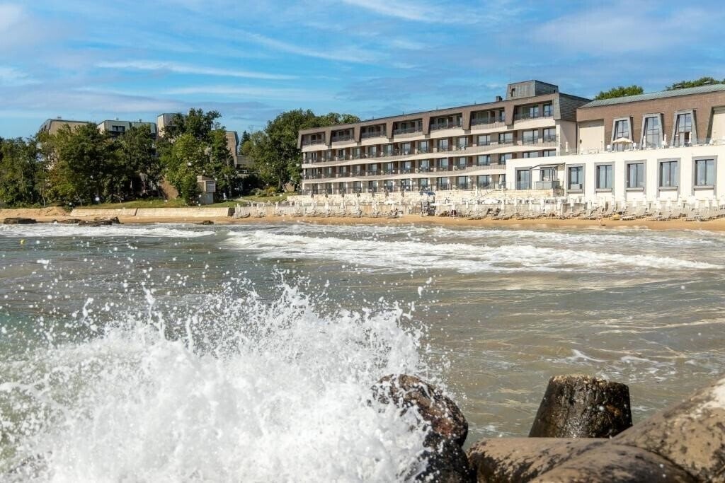 Готель HVD Nympha Hotel 4*