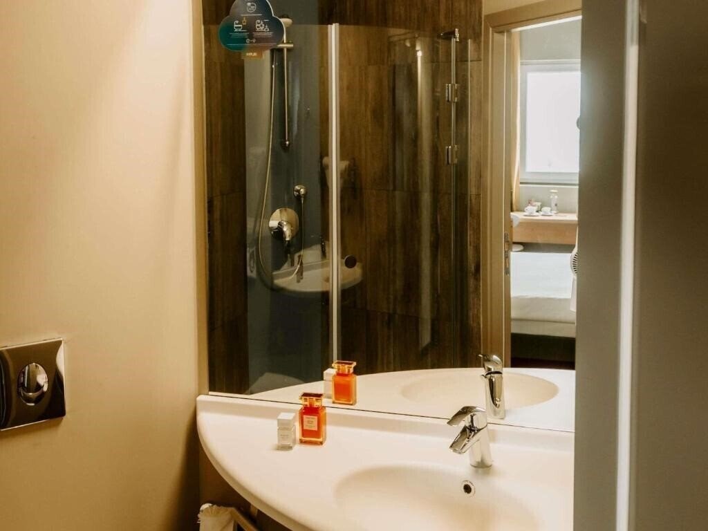 Фотографія Ibis Sofia Airport Hotel 3*