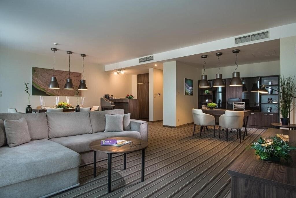 Отель Premier Sofia Airport Hotel 4*