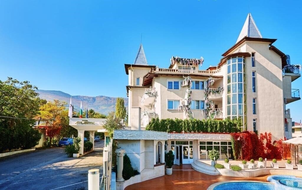 Отель Atlantic 3*