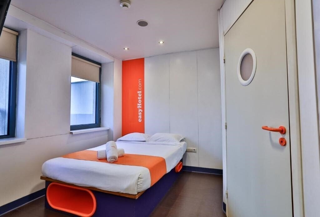 Отель Easy hotel Sofia 2*