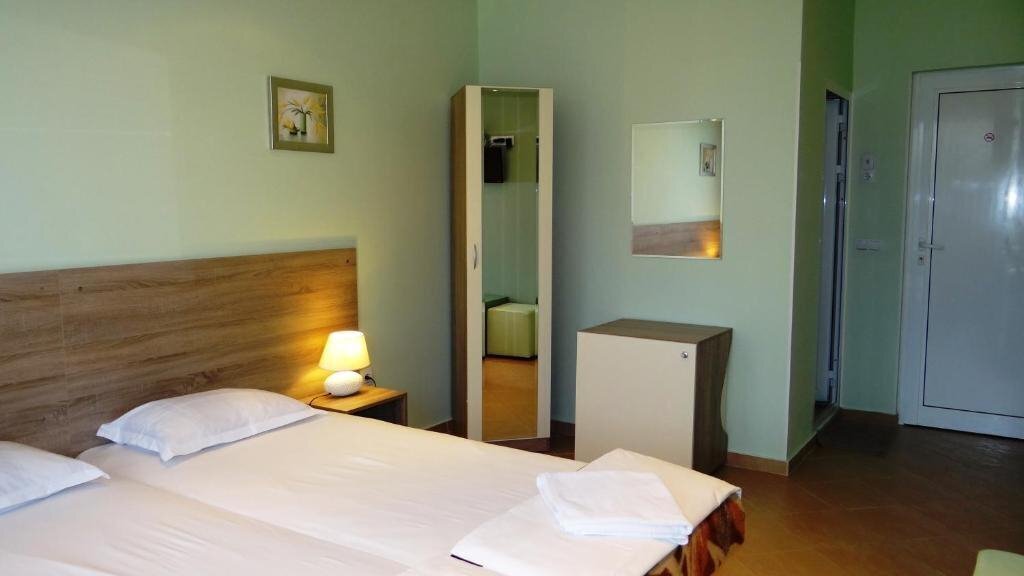 Изображение Guest Rooms Kom 1*