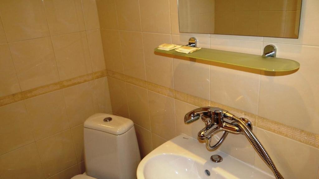 Картинка Guest Rooms Kom 1*