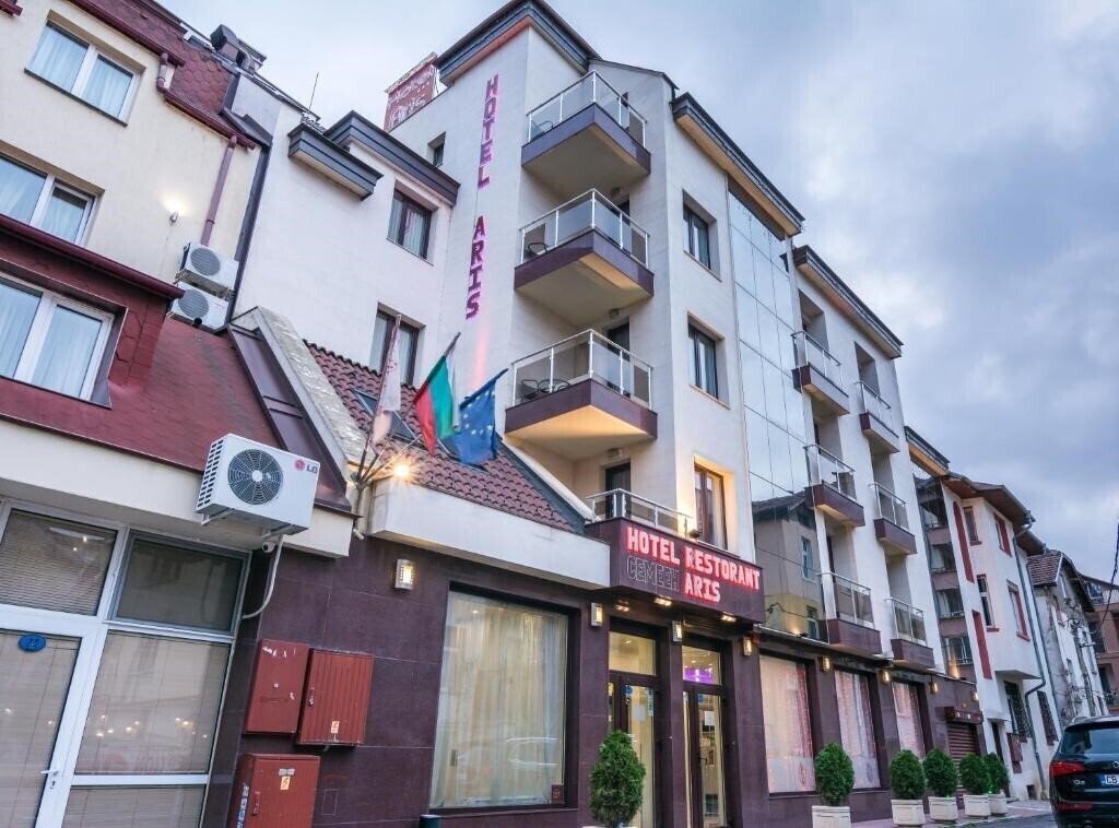 Готель Hotel Aris 3*