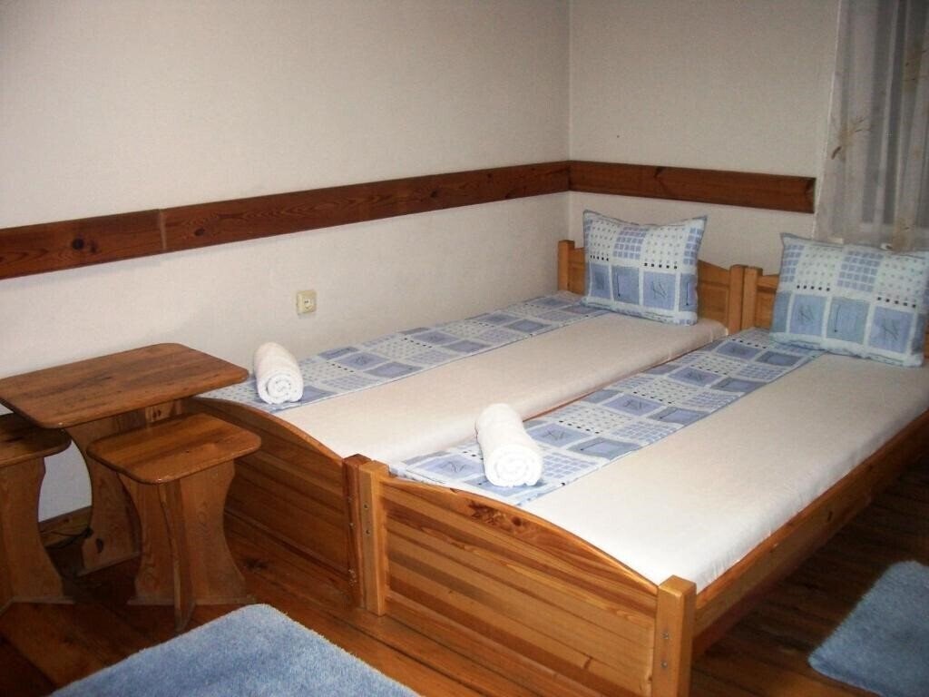 Отель Sky Rooms 3*