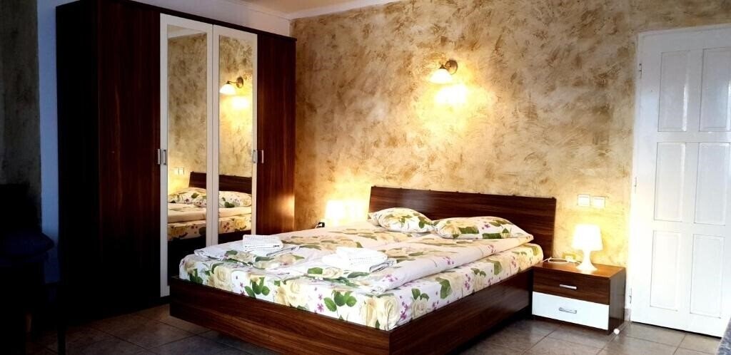 Отель Andro Apartments 2*