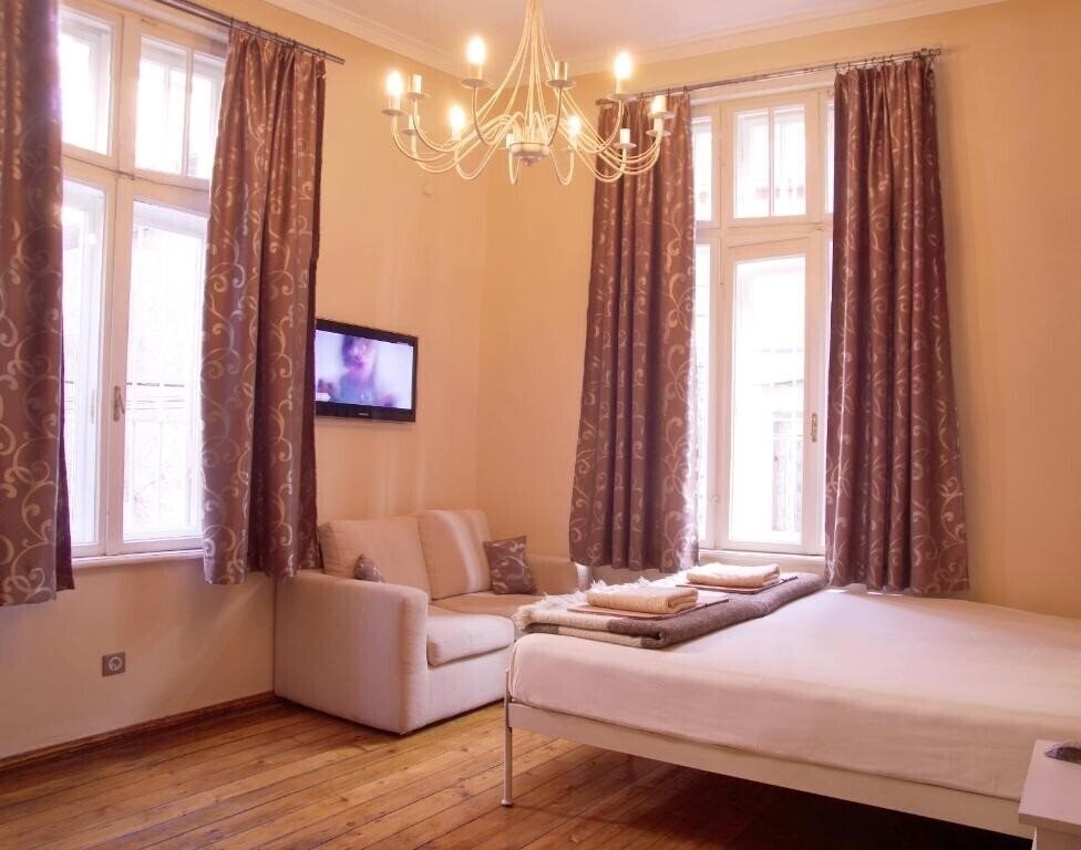 Отель Hello Sofia Hostel & Guesthouse 3*