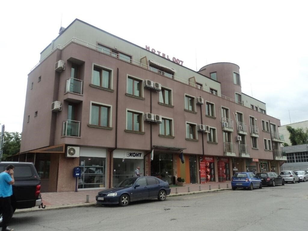 Отель Hotel 007 3*