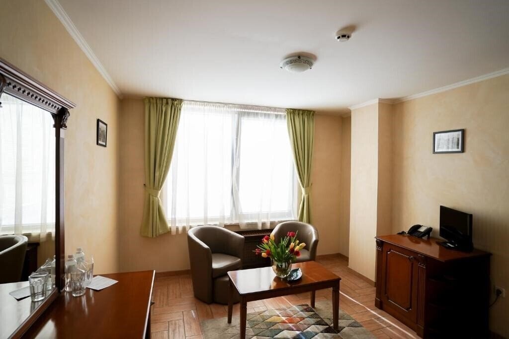 Фотографія Central West Hotel 3*