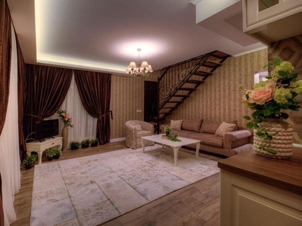 Отель Family Hotel Agoncev 3*