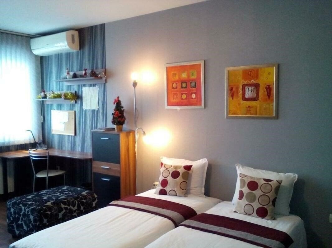 Отель Greek Rooms In The City Center 3*