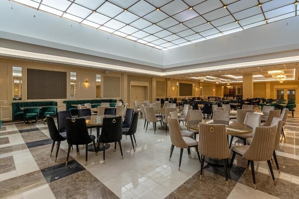 Фото Astoria Grand Hotel 4*