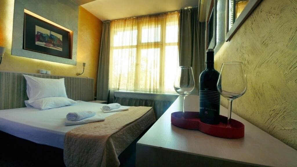 Отель Alabin Central Hotel 2*