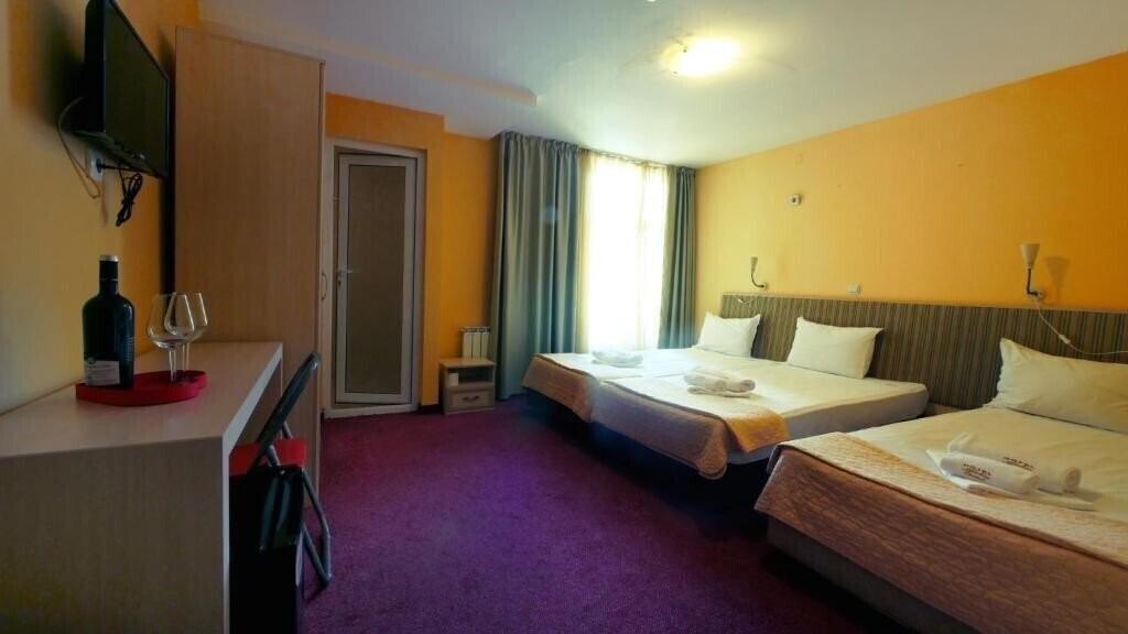 Фото Alabin Central Hotel 2*