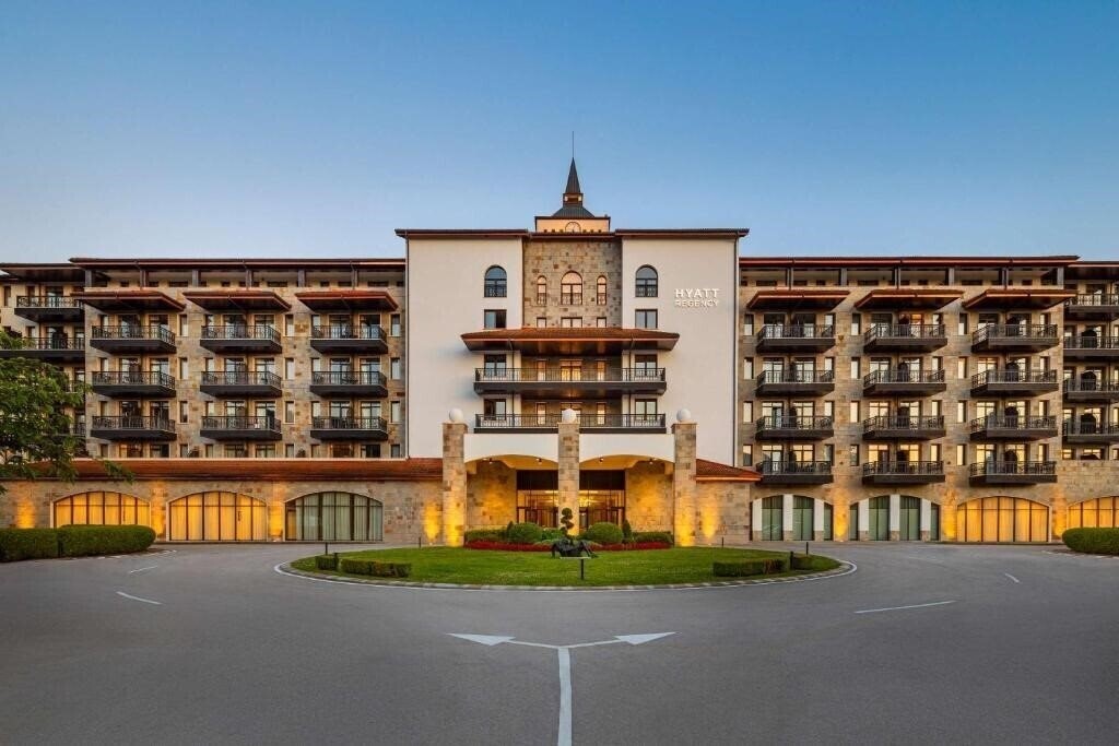 Отель Hyatt Regency Pravets Resort 4*
