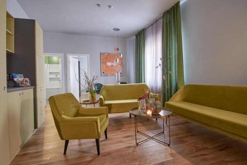 Зображення The Embassy Bar & Suites 3*