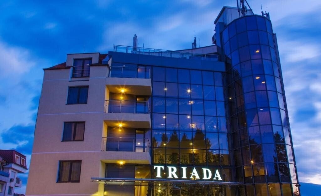 Готель Triada 4*