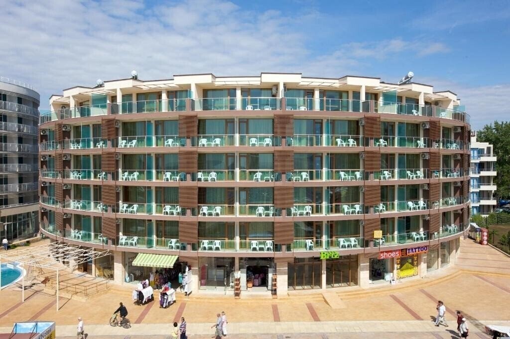 Отель Sea Breeze 3*