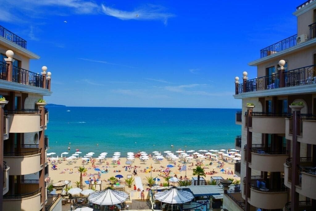 Готель Golden Rainbow VIP Residence 4*