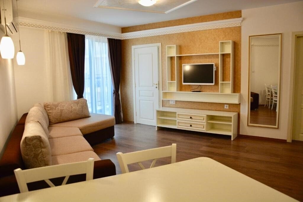Фотографія Golden Rainbow VIP Residence 4*