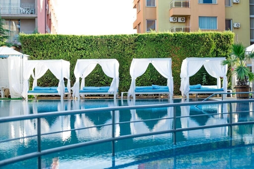 Фото Amaris Hotel 3*