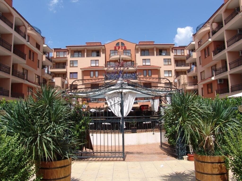 Отель Efir 1 Aparthotel 3*