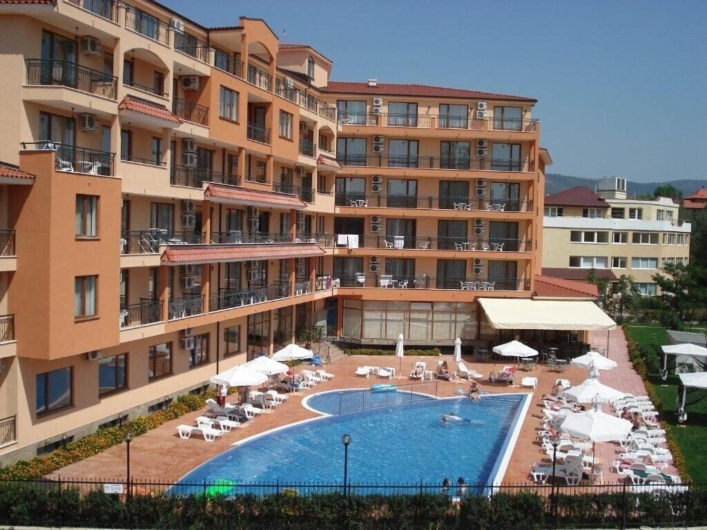 Отель Apart Hotel Happy 3*