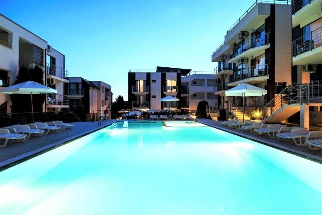 Отель New Line Village 3*