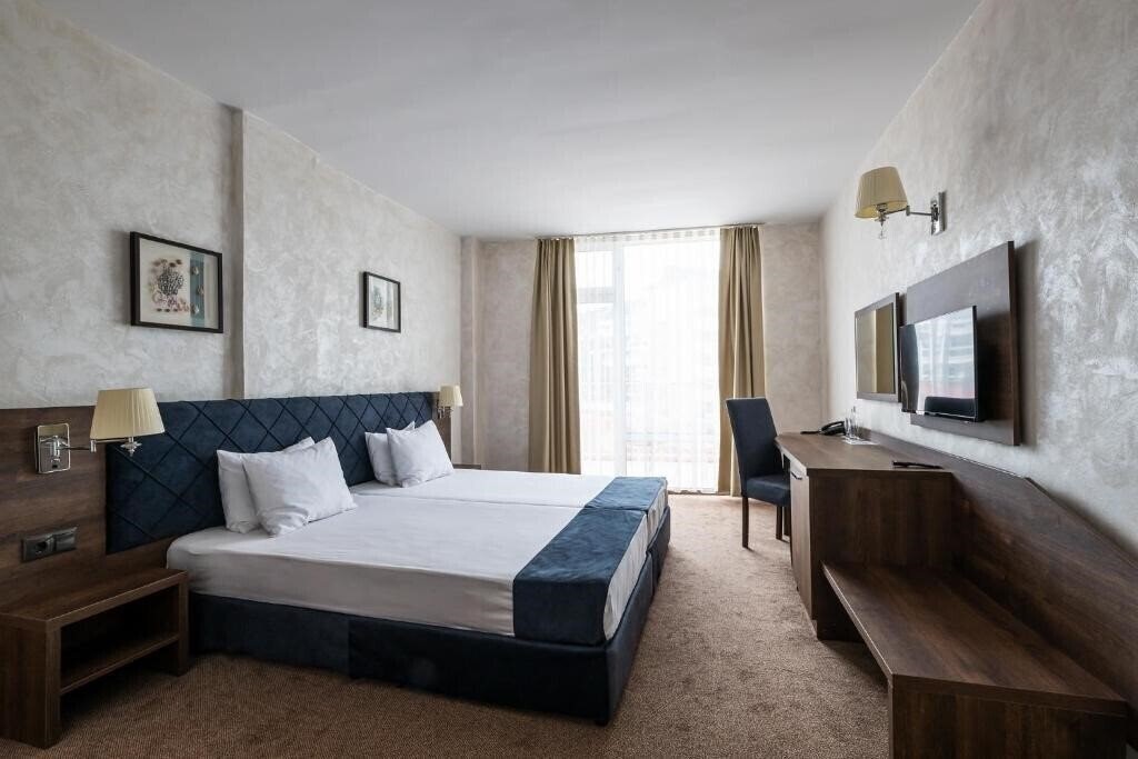 Фото Flamingo Beach Hotel 3*