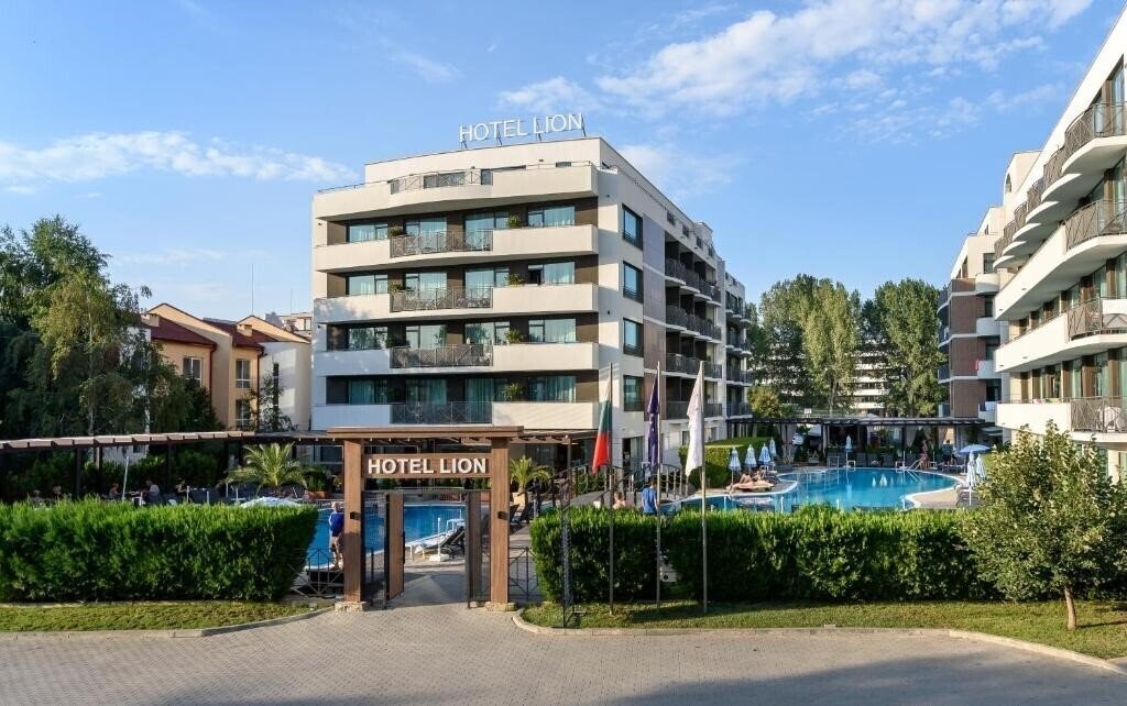 Готель Lion Sunny Beach 4*